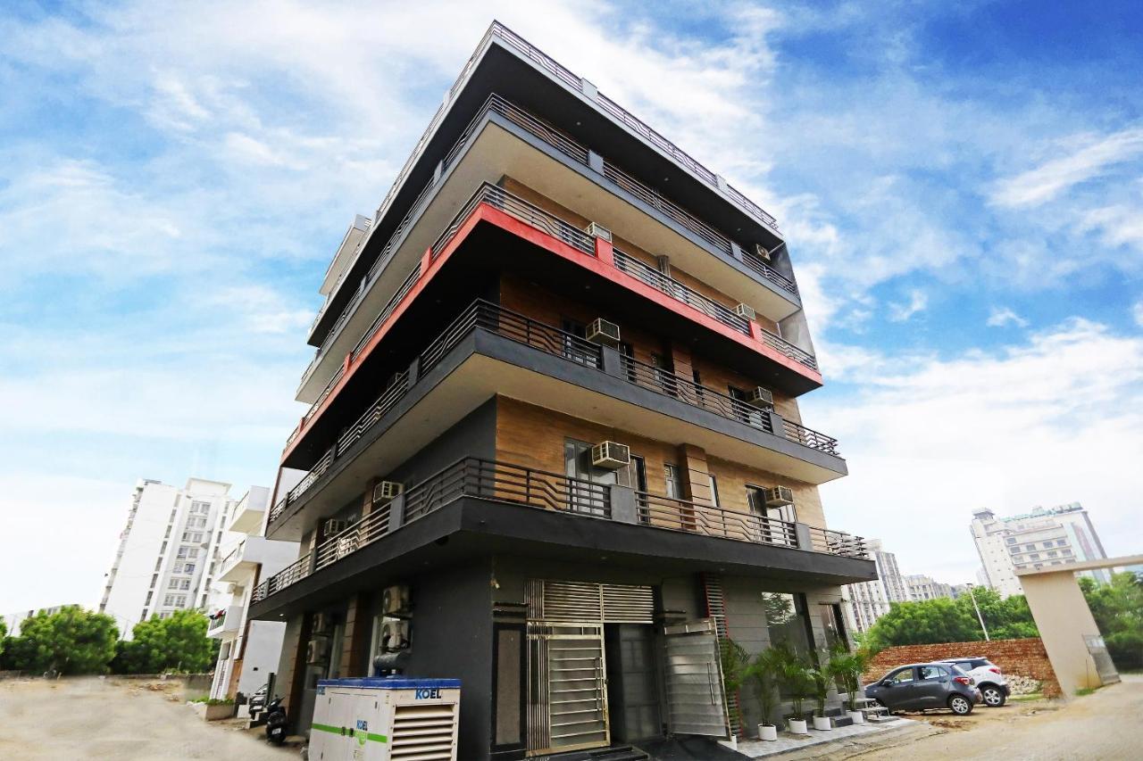 Super Townhouse Cloud Bay, Near Genpact, Sector-69, Gurgaon Exterior foto