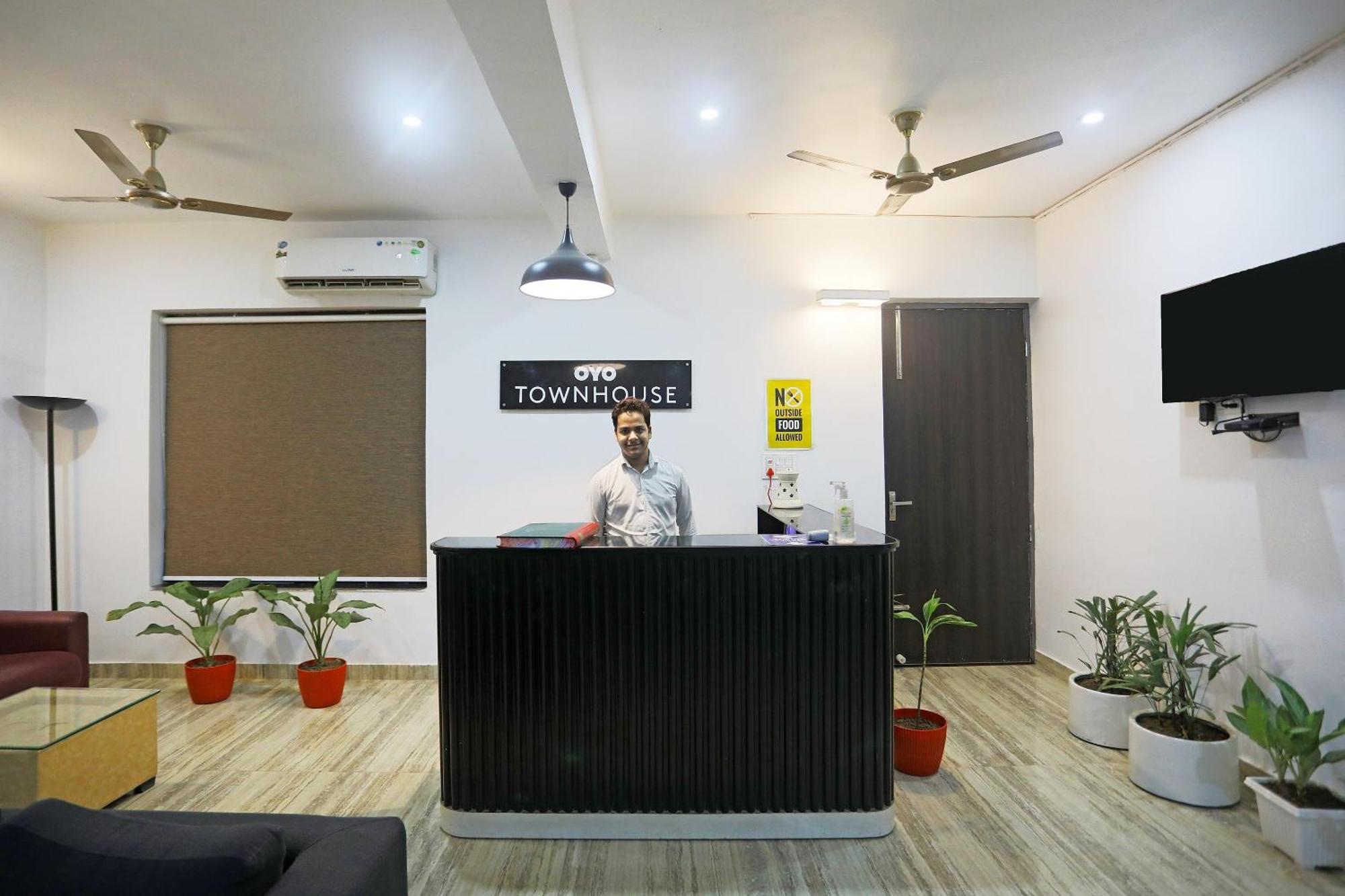 Super Townhouse Cloud Bay, Near Genpact, Sector-69, Gurgaon Exterior foto