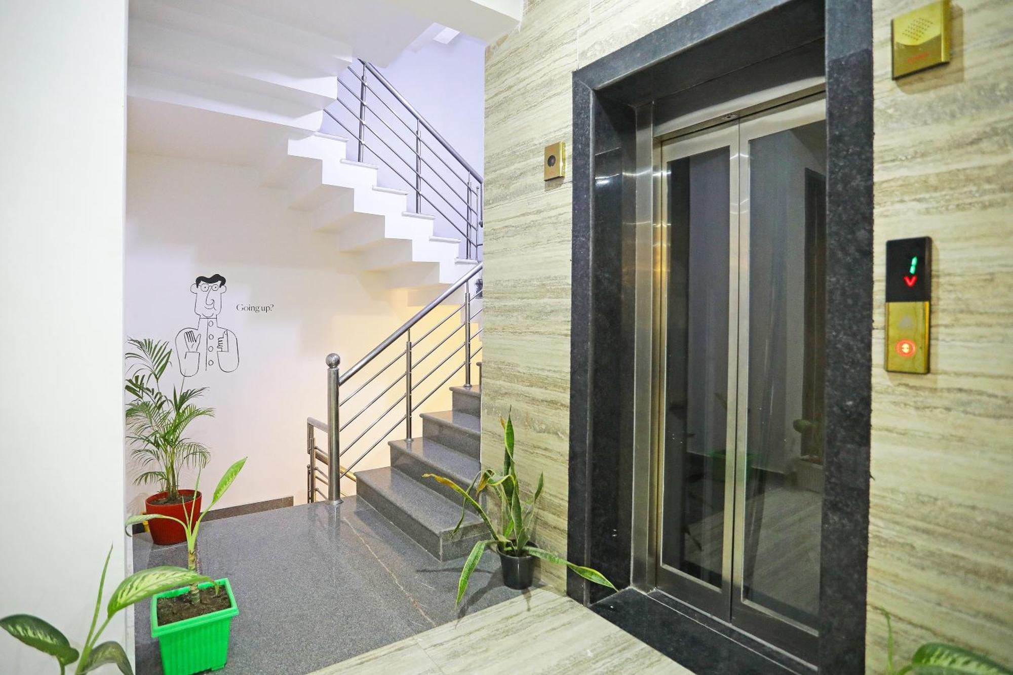Super Townhouse Cloud Bay, Near Genpact, Sector-69, Gurgaon Exterior foto