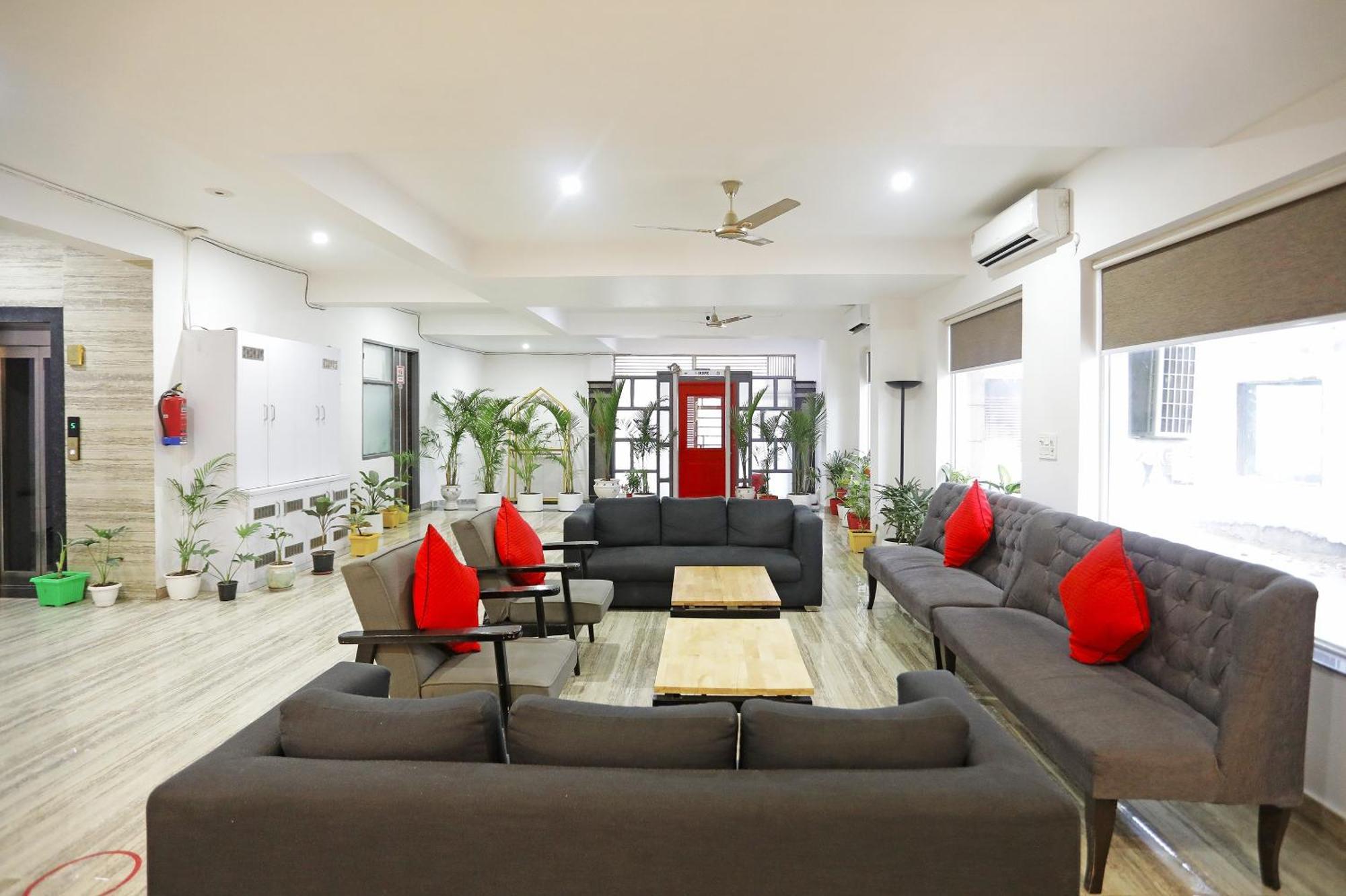 Super Townhouse Cloud Bay, Near Genpact, Sector-69, Gurgaon Exterior foto