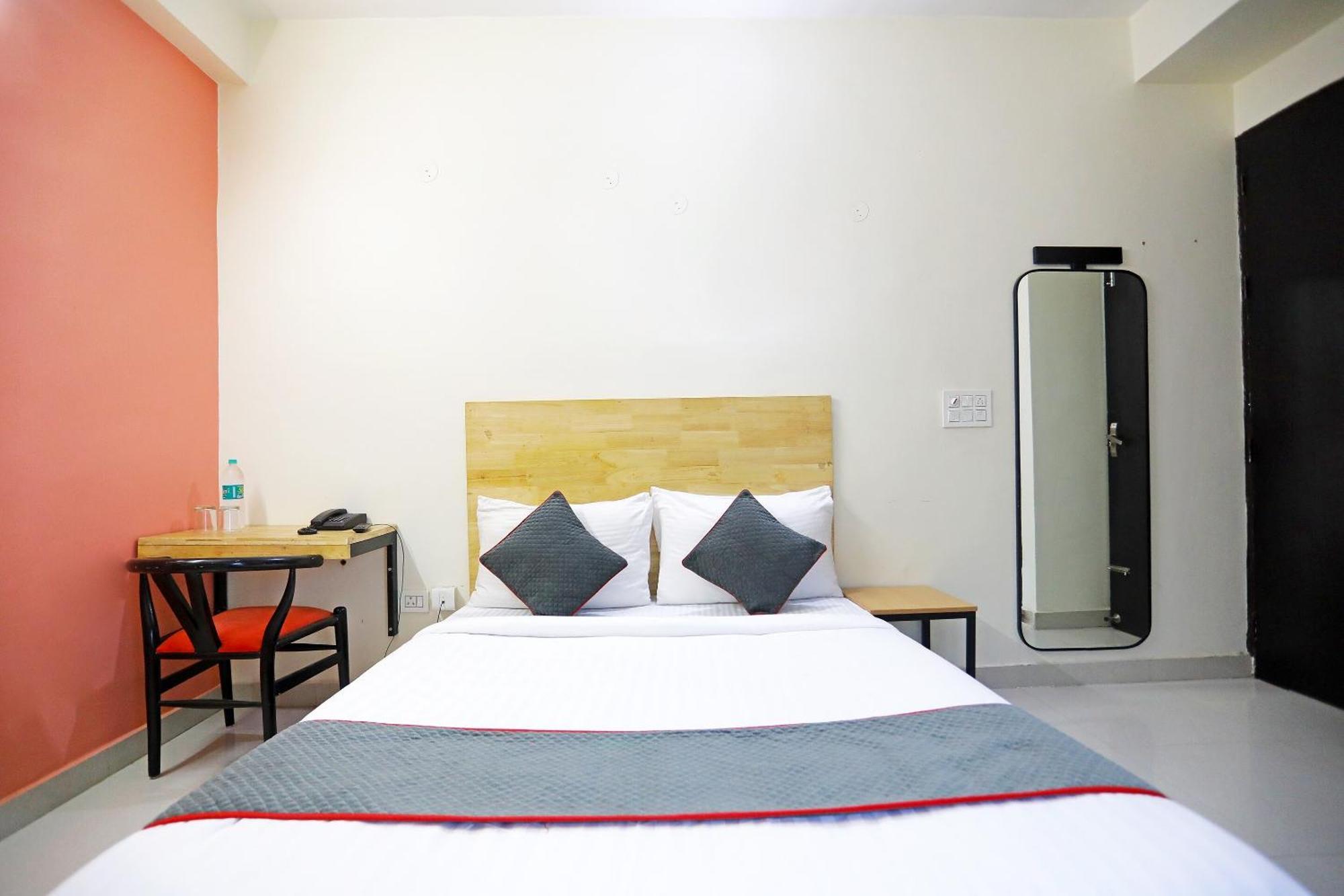 Super Townhouse Cloud Bay, Near Genpact, Sector-69, Gurgaon Exterior foto