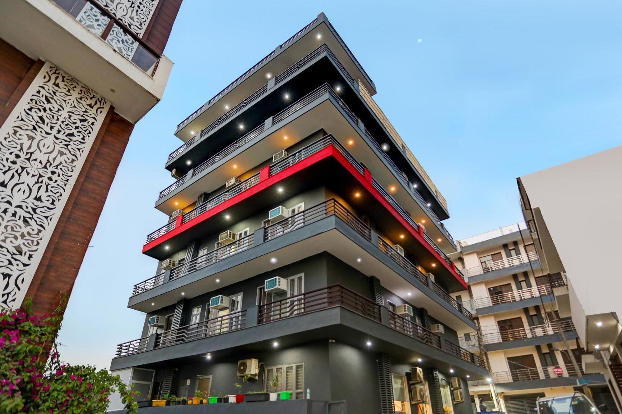 Super Townhouse Cloud Bay, Near Genpact, Sector-69, Gurgaon Exterior foto