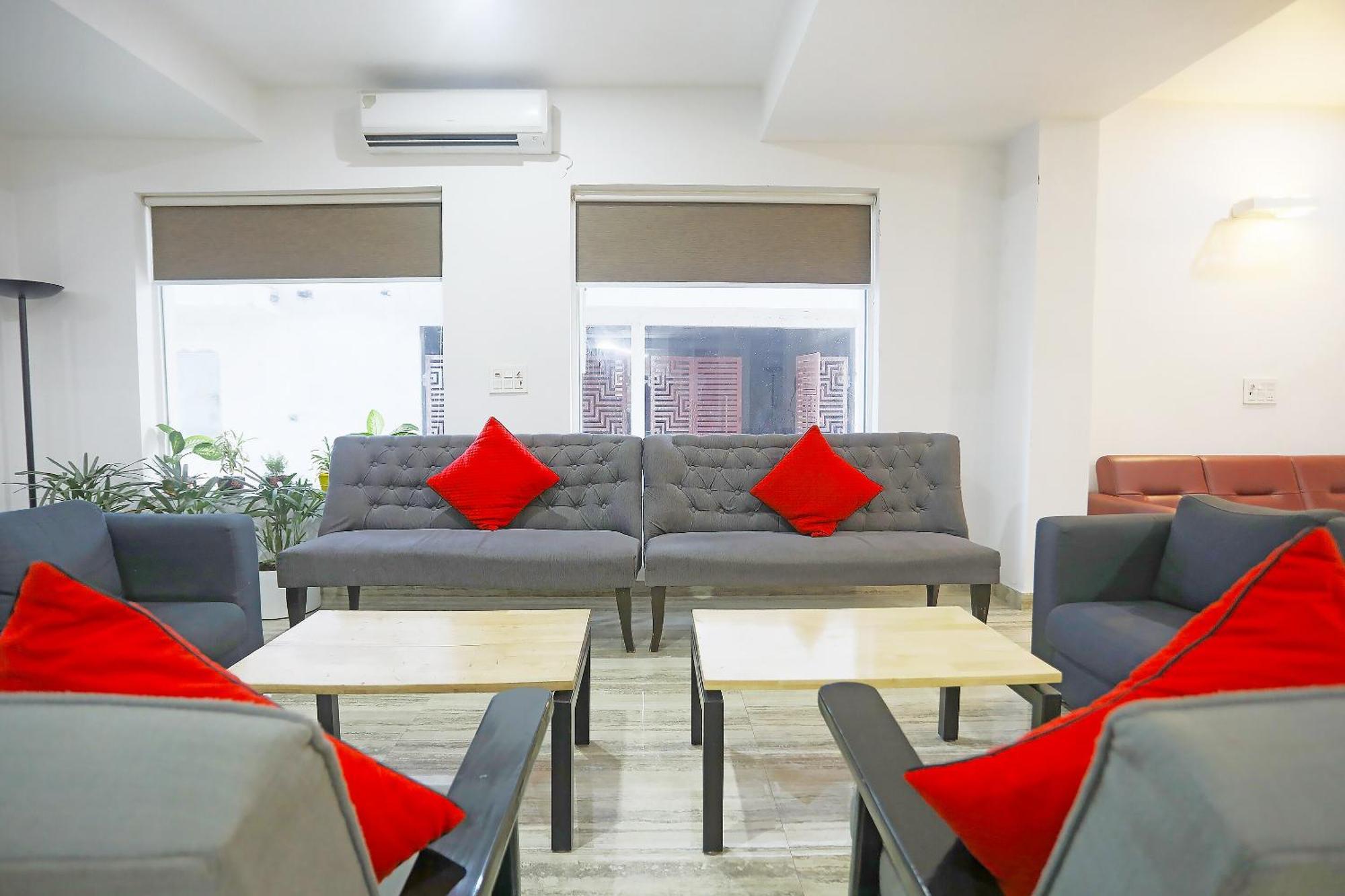 Super Townhouse Cloud Bay, Near Genpact, Sector-69, Gurgaon Exterior foto